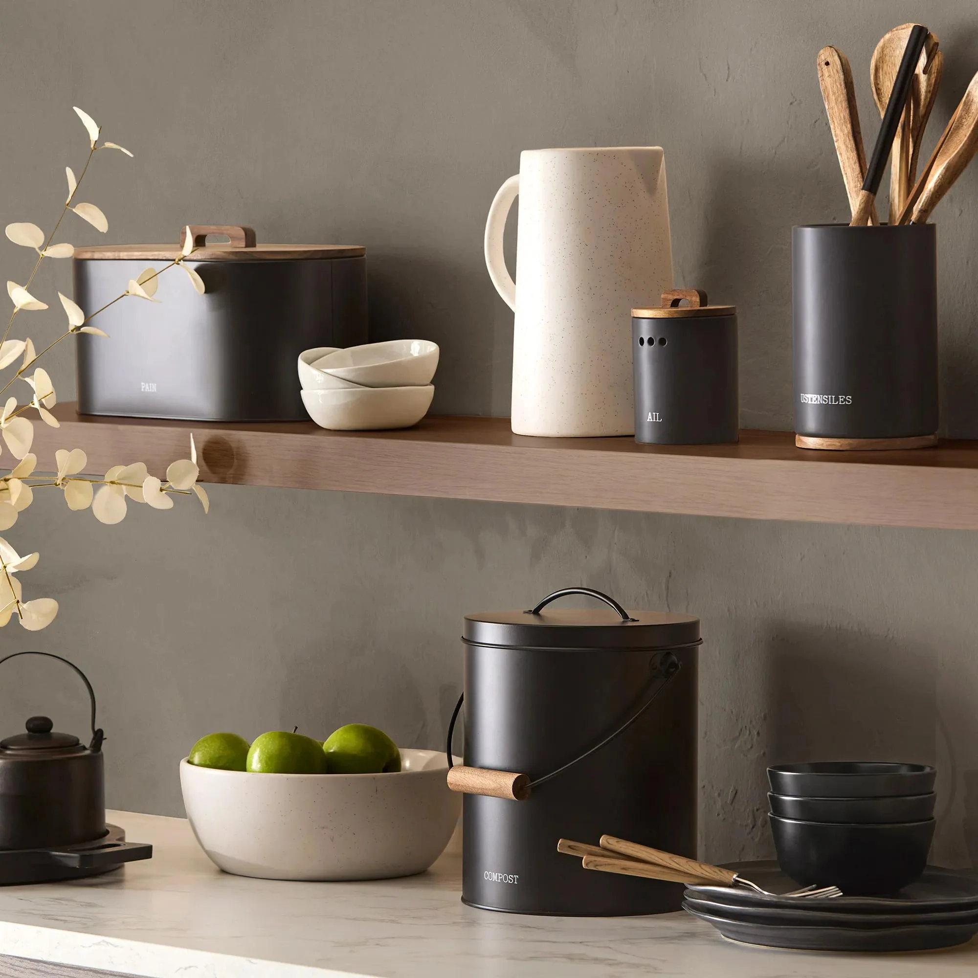 Black Ceramic Ustensil Holder with Wooden Base - Image 5