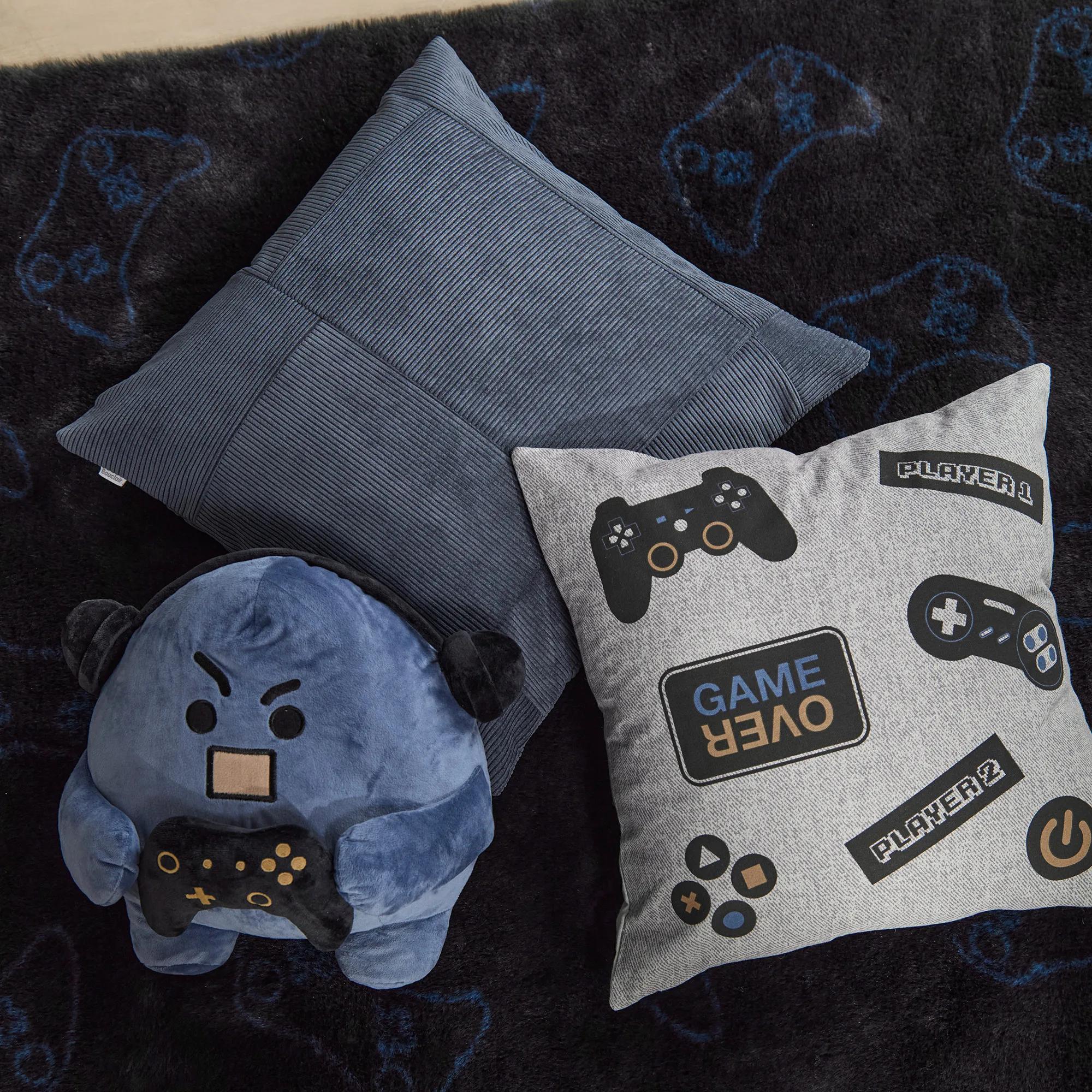 Earl Decorative Pillow - Image 7