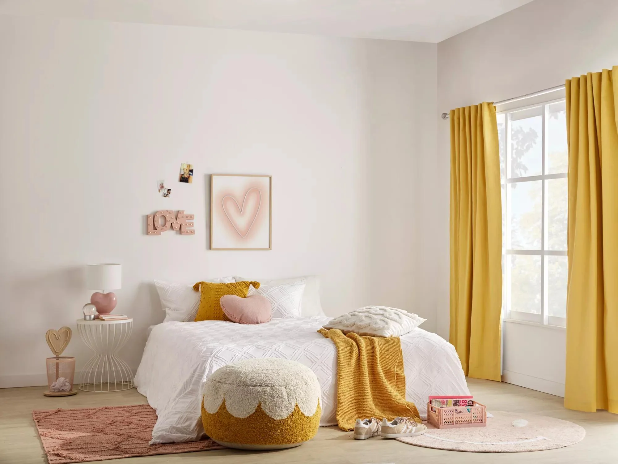 Sekka Heart-Shaped Decorative Pillow - Image 11