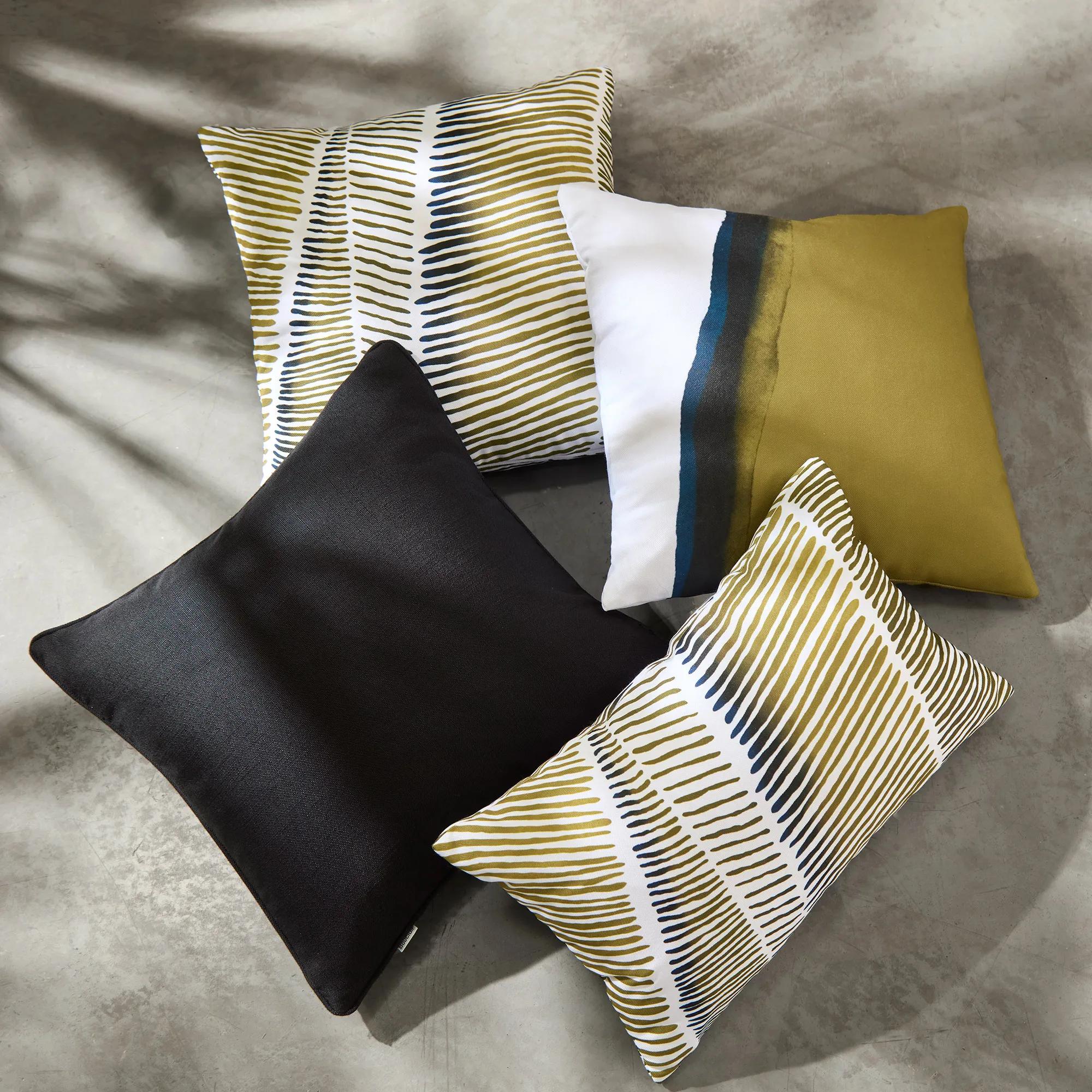 Set of 2 Yulan Outdoor Decorative Pillows - Image 5